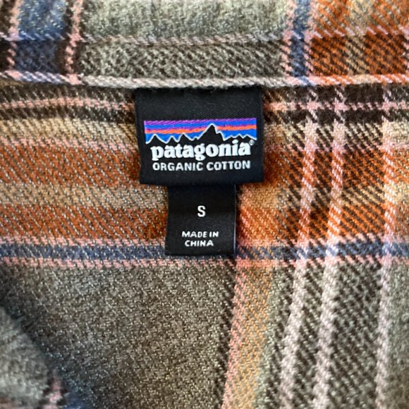 Patagonia Women's Long-Sleeved Fjord Flannel Shirt, Size Small - Picture 4 of 6
